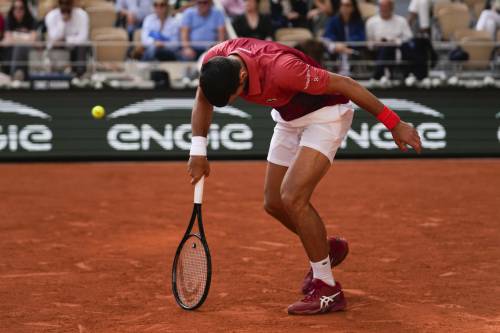 "Colpa del campo, non so se giocherò": Djokovic valuta, Sinner numero 1 in caso di forfait