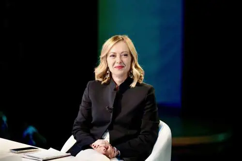 Meloni, blitz da Mentana. Gli alleati: no ai rimpasti