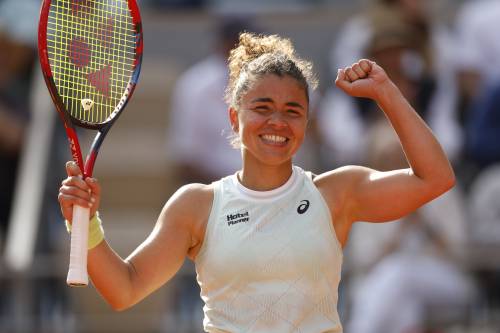 Roland Garros, magnifica Jasmine Paolini: domina Andreeva e va in finale