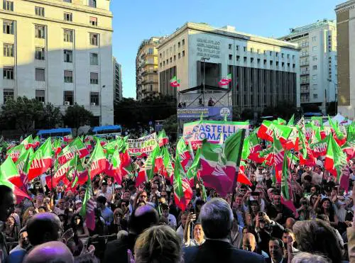 L'onda azzurra di 11mila. "Fi rafforza il governo"