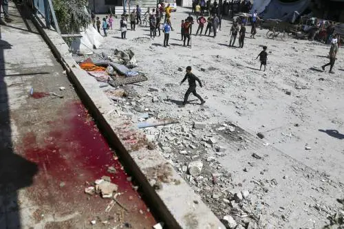 Gaza, missili israeliani sulla scuola dell'Onu: 40 morti