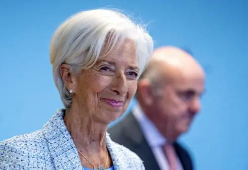 Euro e oro in volo, le Borse puntano sul maxi-taglio Fed
