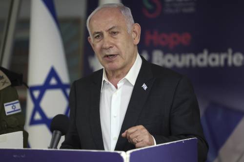 Un blitz preparato che salva il governo. E aiuta Netanyahu a rinviare la tregua