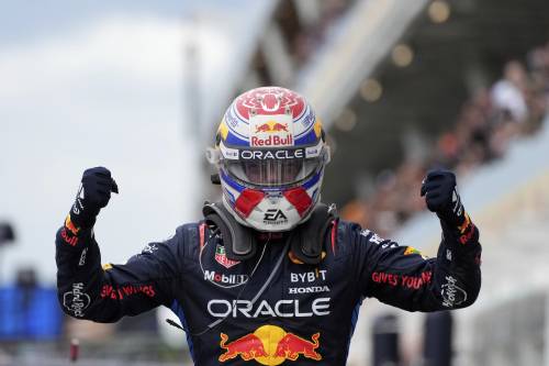 Verstappen torna a fare il Max nel giorno dello sprofondo rosso