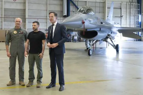 Caccia NATO fanno rotta sulla guerra aerea in Ucraina, ma potrebbe non bastare