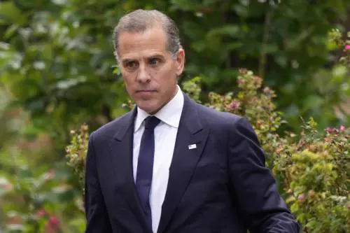 "Si fotta...". Attacco choc del figlio di Biden contro George Clooney
