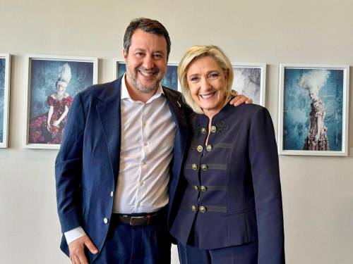 Salvini tra Patrioti e "free vax". L'asse con Le Pen (e Trump)