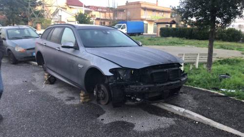 Attenzione ai ladri "cannibali" che sventrano le auto. Ecco come agiscono