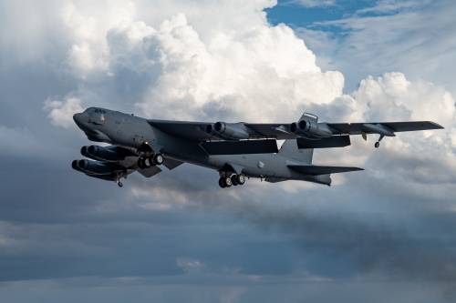 Trump avverte la Corea: gli Usa muovono i bombardieri nucleari