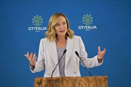 Giorgia: "Il G7 un successo". Poi  accusa l'opposizione