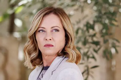 Meloni: "Basta col trucco di demonizzare la destra"