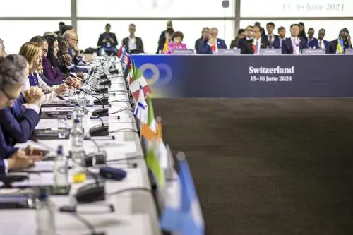 Ucraina, 12 Paesi non firmano la dichiarazione finale: quali sono