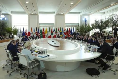 La Cina contro la dichiarazione finale del G7: "Piena di arroganza, pregiudizi e menzogne"
