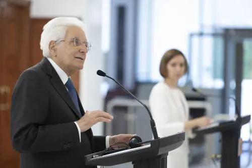 Mattarella, allerta russa. "Tempesta di fake news"
