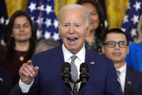 La stampa americana cade davanti a Biden