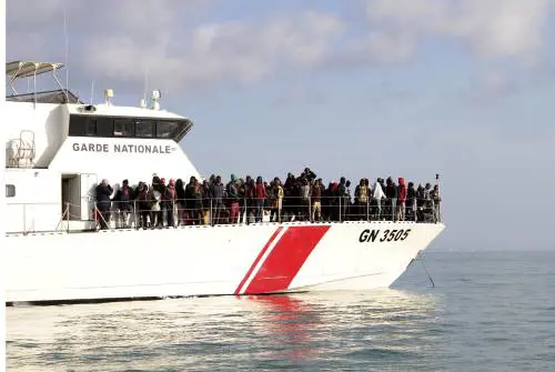 Assist del Consiglio di Stato alle Ong: stop all'invio di motovedette alla Tunisia