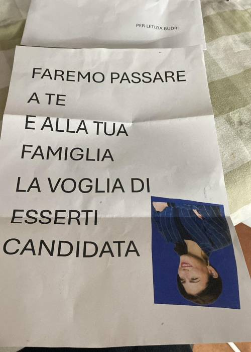 Minacce alla famiglia e foto a testa in giù: lettera choc alla candidata di centrodestra