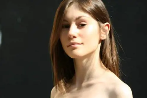 Le lezioni di canto, gli abusi del tenore e l'anoressia. L'inferno di Eleonora: "Lotto contro la malattia"