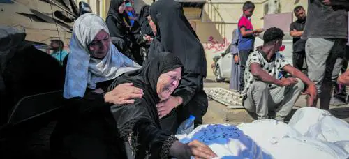Raid sulle tendopoli e video choc dell'Idf. Ira Ue: "Si indaghi"