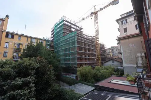 "Abusivi i nostri grattacieli? Allora lo sono anche il 90% degli edifici lombardi"