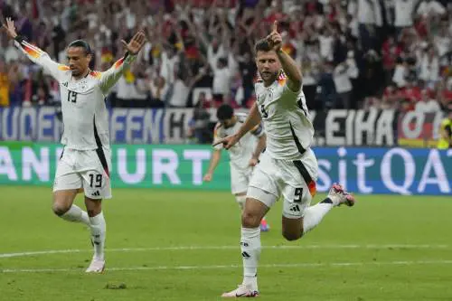 Euro 2024, la Germania riprende in extremis la Svizzera: al gol di Ndoye risponde Fullkrug