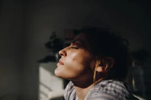 Carenza di vitamina D: quali malattie provoca e come riconoscere i sintomi