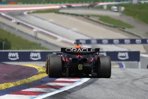 Max padrone di casa: dopo la sprint si prende la pole numero 40