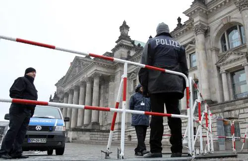 Attacco con l'acido in Germania, 9 persone ferite. Una è grave