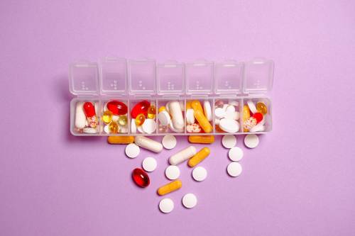 Sos "farma-party" con medicine e alcol. Muore un 14enne