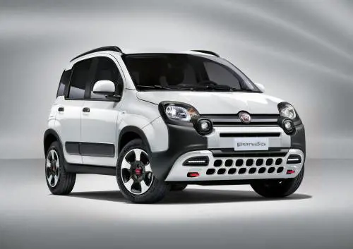 Fiat Panda sempre leader, ma ad agosto il mercato dell'auto crolla (-13,4%)