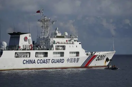 Alta tensione nello stretto di Taiwan: navi cinesi sequestrano un peschereccio