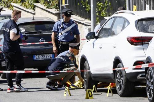 Donna uccisa in strada a colpi di fucile: si costituisce l'ex compagno