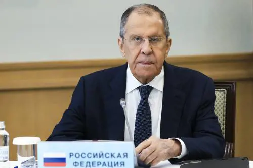 La prima carta russa. "Lavrov a Istanbul". Ma lo Zar non chiude (per paura di Trump)
