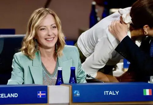 Meloni: "Fieri del sostegno all'Ucraina". Dilemmi della Lega sulle armi difensive
