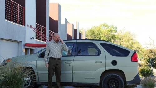 In "Breaking Bad" Walter White guida una Pontiac Aztec per un motivo preciso