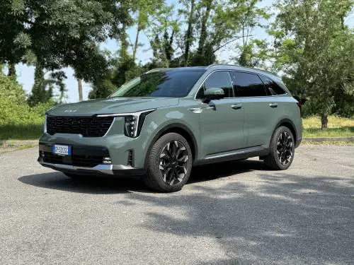 Kia Sorento 2024: ancora più stile, super accessoriata e ritorna il diesel
