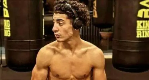 Si schiantano contro un muro. La strage dei 4 giovani amici