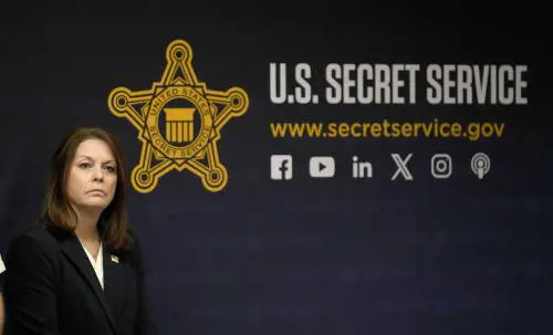 Errori e falle nella sicurezza: Secret Service sotto indagine e direttrice Cheatle nella bufera 