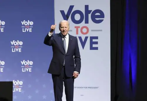 "Mi ritirerei solo per un problema medico". Biden non arretra sulla sua candidatura