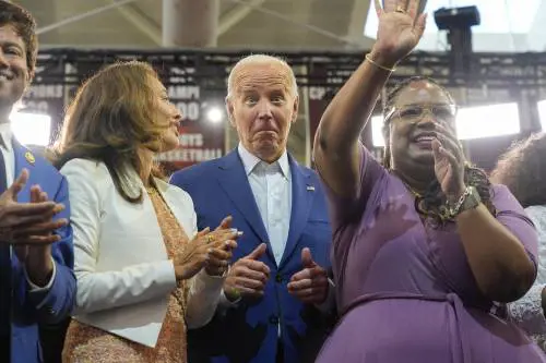 "Ho nominato un nero alla Difesa". Bufera sull'ultima gaffe di Biden