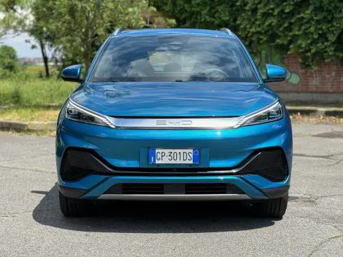 BYD Atto 3, guarda il video del C SUV elettrico cinese, consumi bassi e oltre 400 km di autonomia
