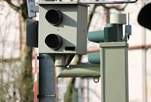 È caos per gli autovelox non omologati: multe annullate e inchieste in corso