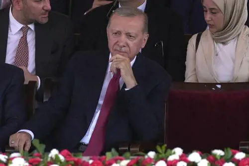 Cinico e provocatore odiato e mal sopportato. Ma l'unico mediatore resta il Sultano Erdogan