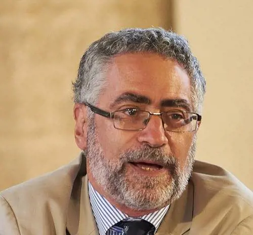 "Decisione dell'élite non del popolo. Difficile la rimonta, serve un ticket forte"
