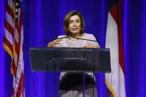 Da Pelosi "sì orgoglioso", ma Obama tace. E spunta anche l'insidia delle mini-primarie