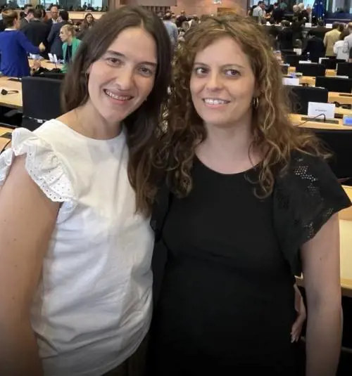 "Nessuna distinzione tra cittadini Ue e migranti". Salis scambia il Parlamento Ue per un centro sociale