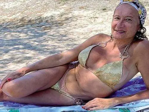 Vladimir Luxuria sbotta sui social: “Questa foto la dedico agli hater” 