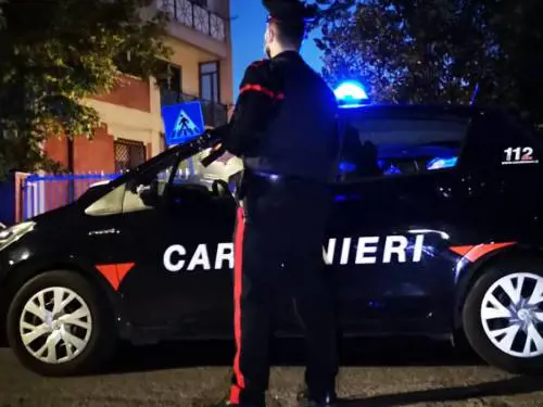 Nasconde la madre morta da anni nel freezer: la macabra scoperta a Cagliari