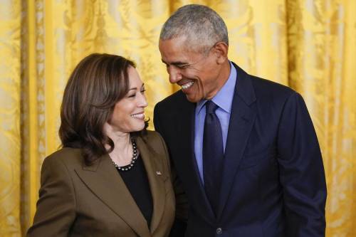 Kamala Harris "benedetta" da Obama. Lei: "Pronta per il dibattito tv"