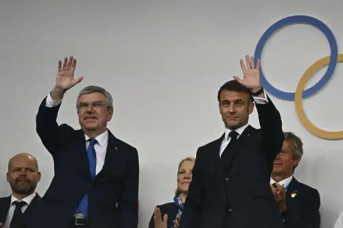 Pronti, via: figuraccia francese